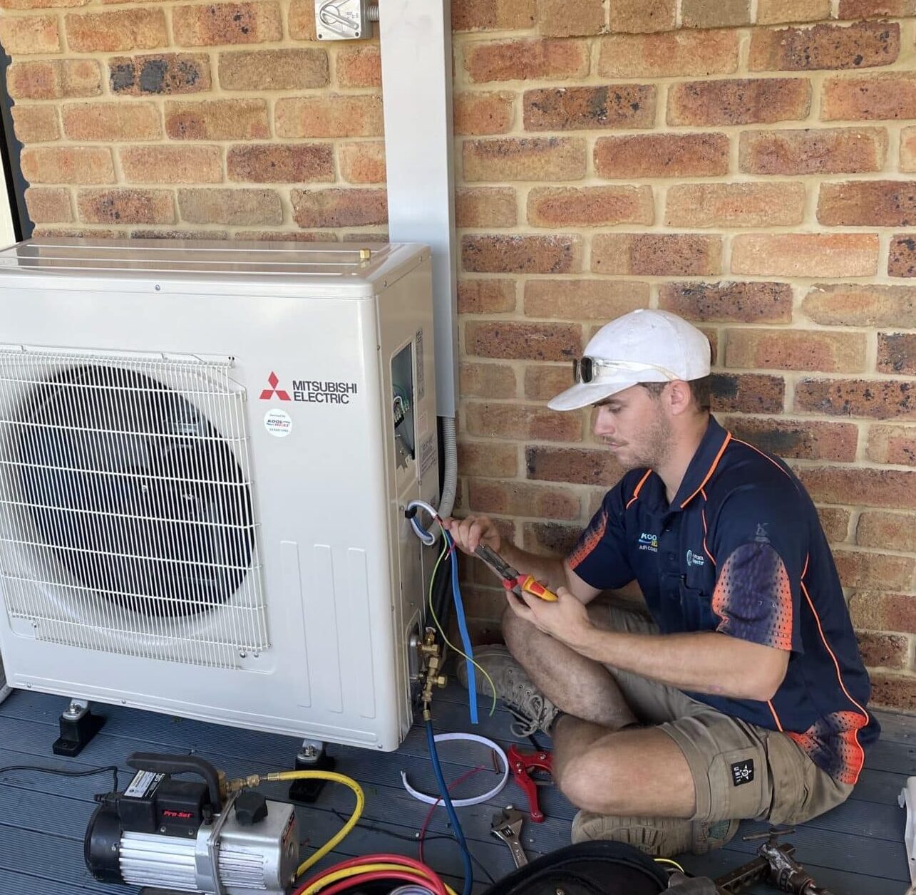 You are currently viewing The Ultimate Guide to Servicing Your Air Conditioning System Throughout the Year