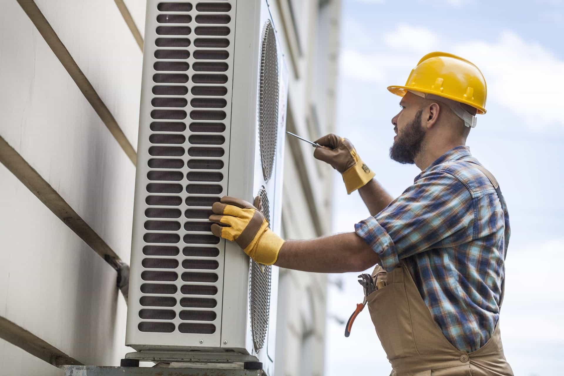Read more about the article Should You Repair or Replace Your Air Conditioner?
